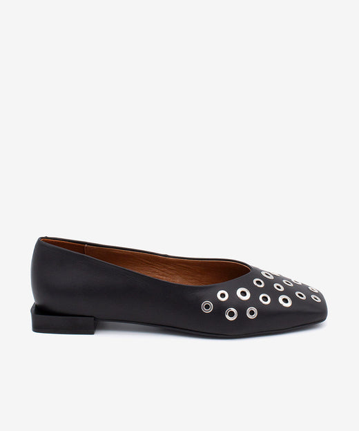 NIRA – Bailarina con punta cuadrada y tachas de piel – negro – Talla 35 – Ángel Alarcón
