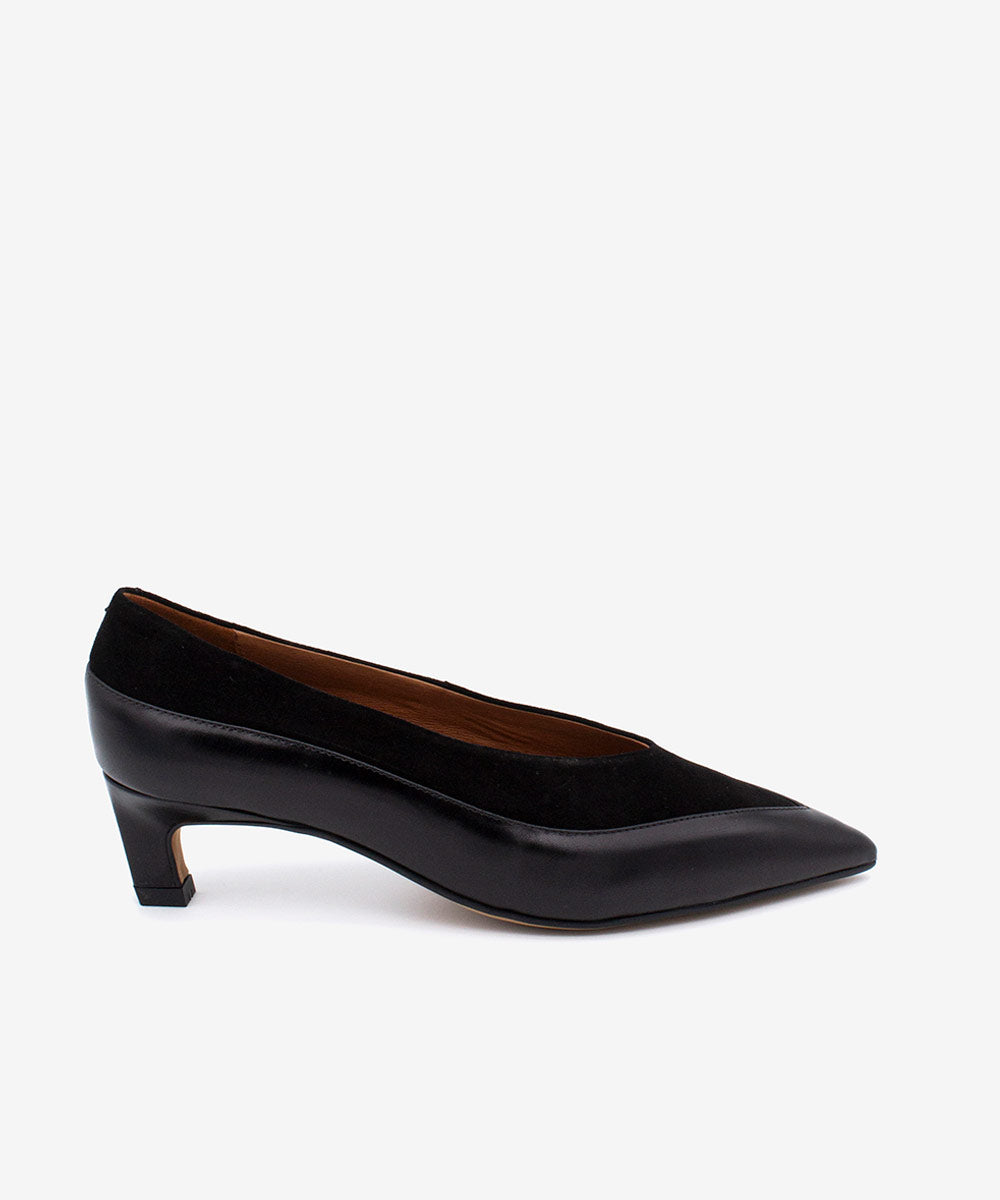 CHERIE – Zapato de mujer de piel y serraje tipo salón con tacón mini – negro – Talla 37 – Ángel Alarcón