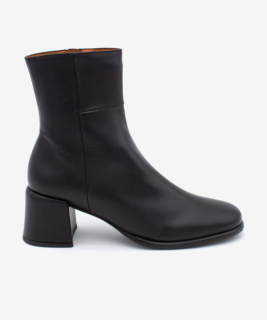 YTIMIA – Botín cómodo de mujer en piel – negro – Talla 35 – Ángel Alarcón
