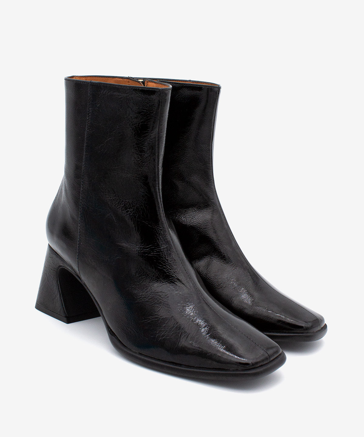 DREMIA – Botín de mujer con tacón ancho de piel brillante – negro – Talla 35 – Ángel Alarcón