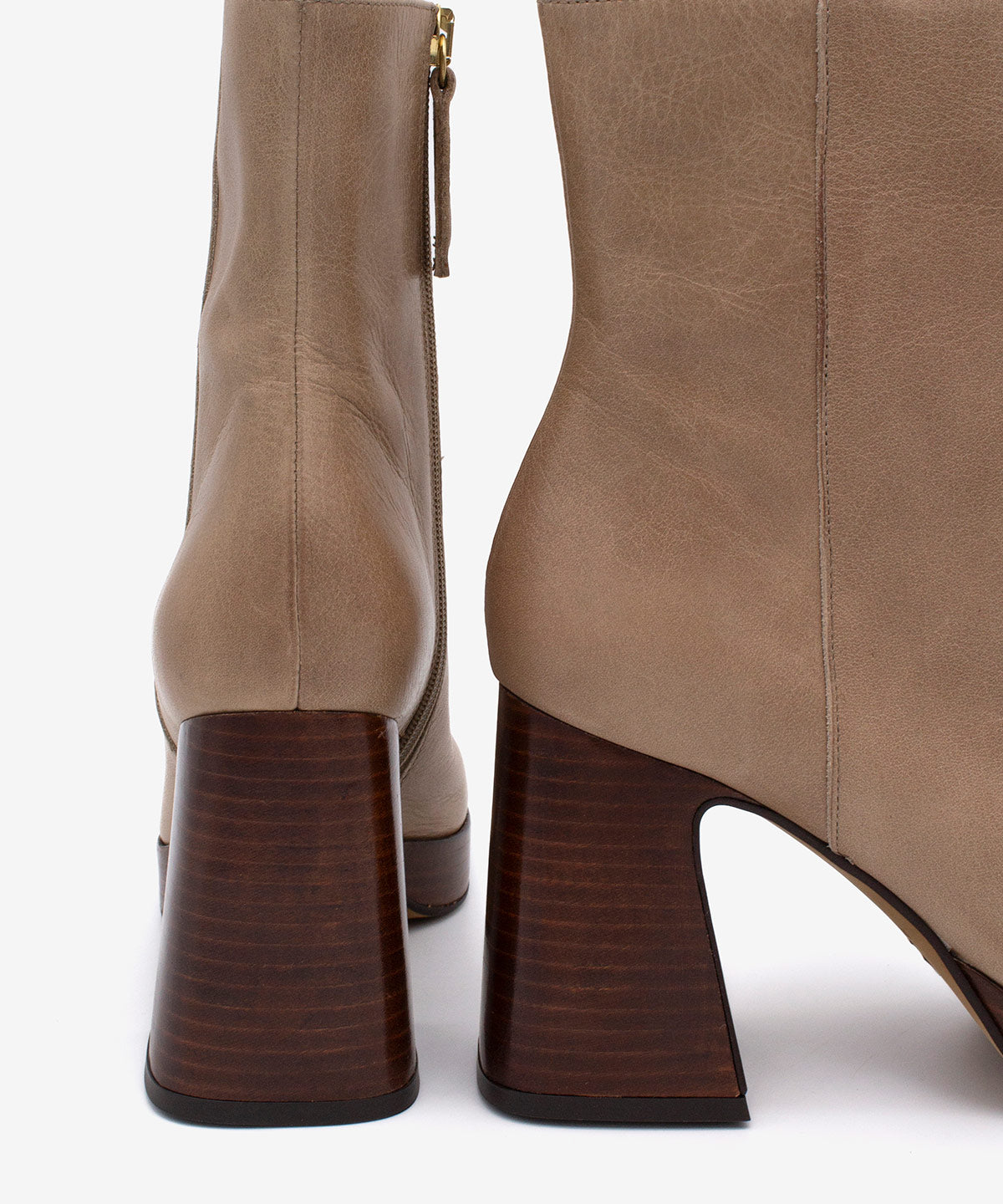 SILMIA – Botín de mujer con tacón alto y plataforma de piel – taupe – Talla 36 – Ángel Alarcón