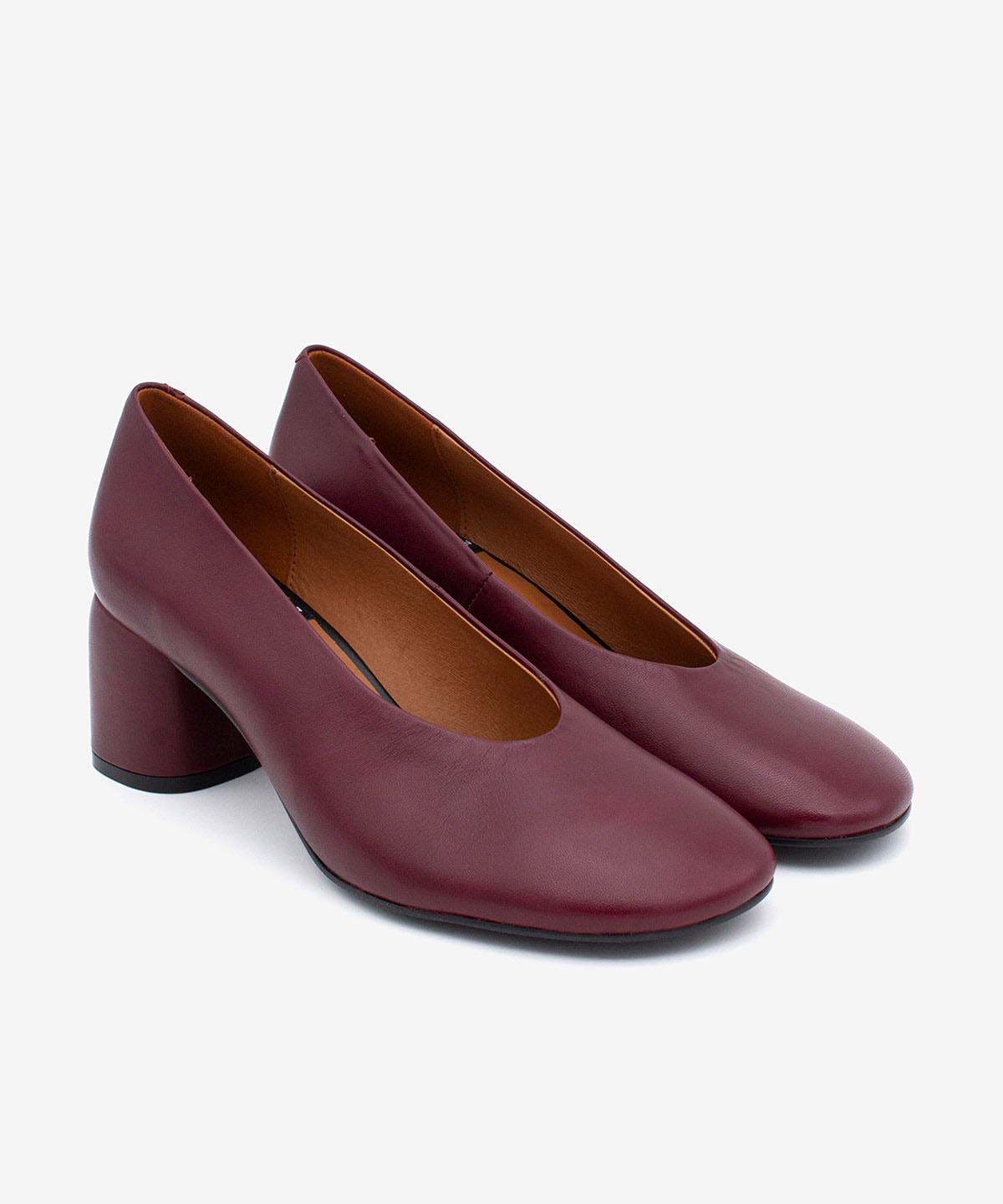 TESSA - Salón de mujer cómodo con tacón ancho de piel natural – Talla 36 – Ángel Alarcón