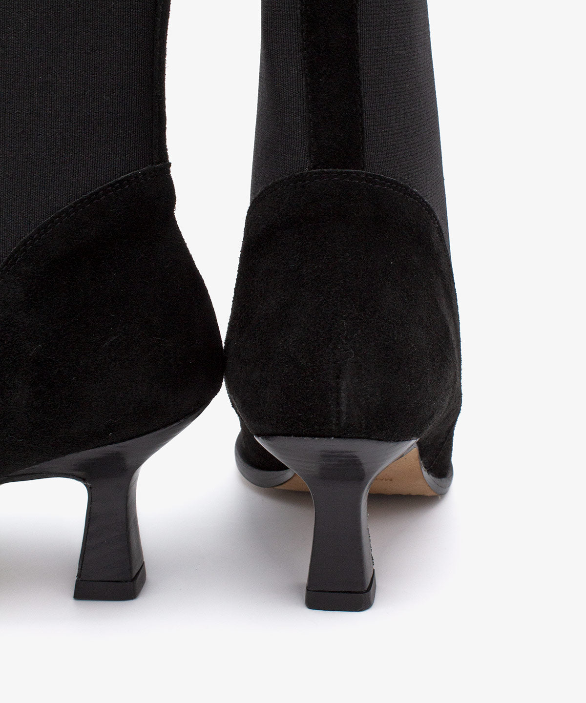 BRIELAS – Botín de mujer tipo Chelsea con tacón fino de serraje – negro – Talla 41 – Ángel Alarcón
