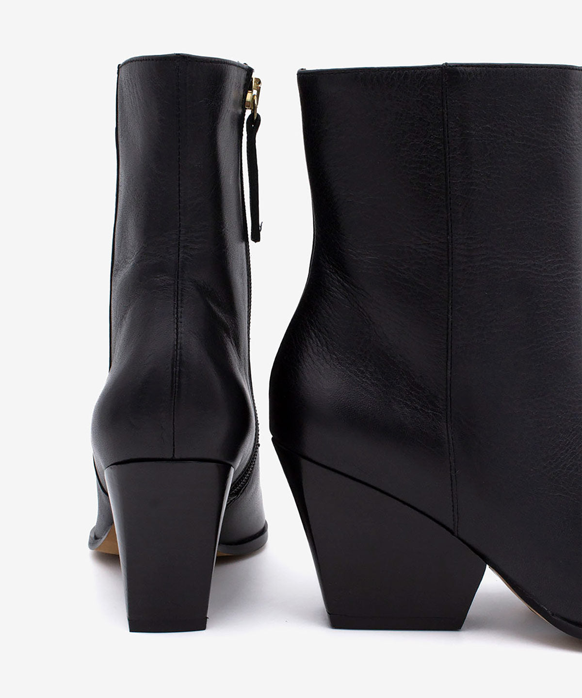 MIRETTE – Botín de mujer con tacón ancho y diseño moderno de piel natural – negro – Talla 39 – Ángel Alarcón