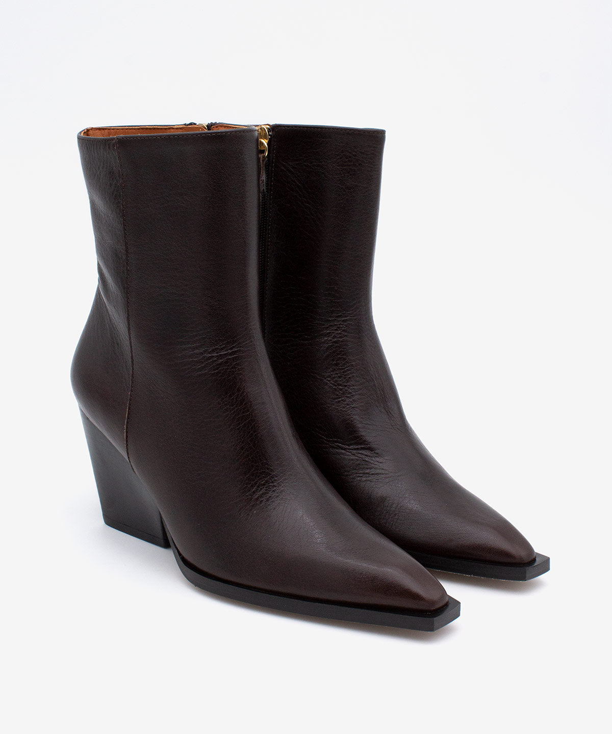 MIRETTE – Botín de mujer con tacón ancho y diseño moderno de piel natural – marrón oscuro – Talla 40 – Ángel Alarcón