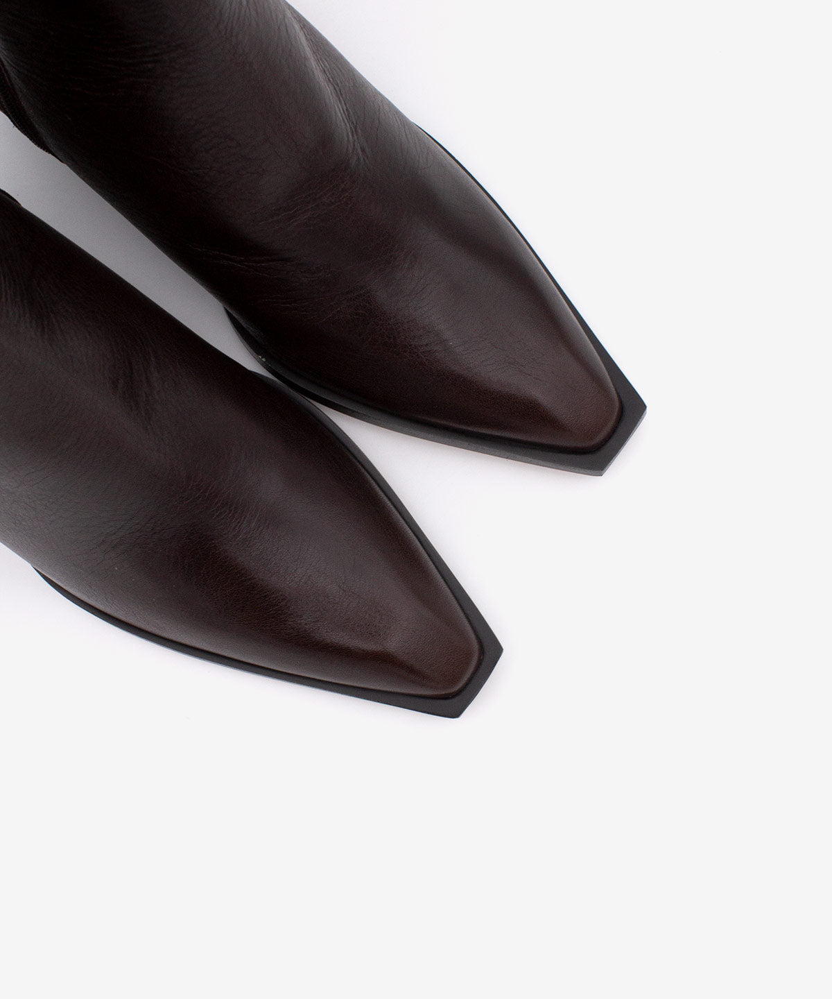 MIRETTE – Botín de mujer con tacón ancho y diseño moderno de piel natural – marrón oscuro – Talla 41 – Ángel Alarcón