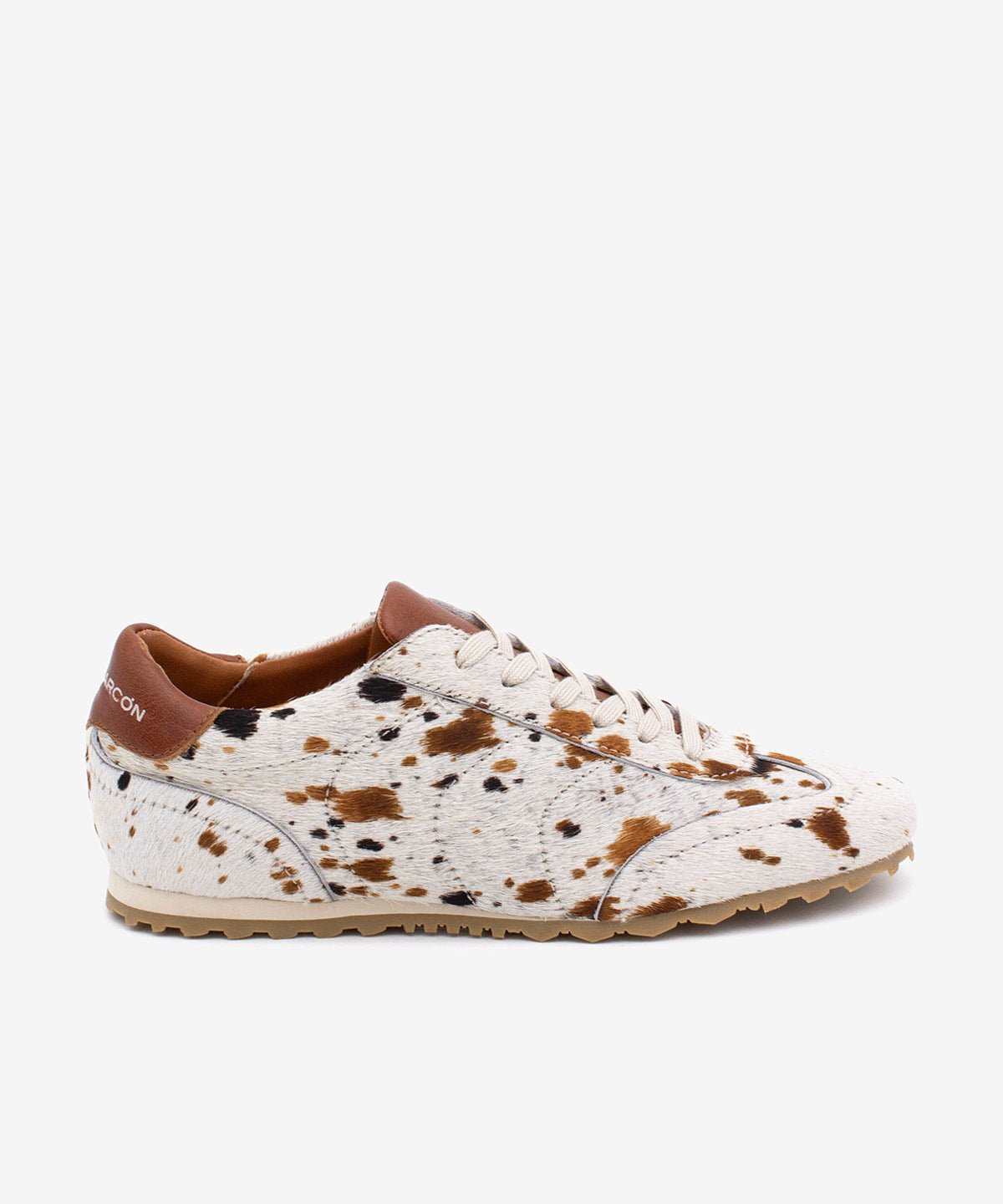 KESIA - Sneakers de mujer cómodos y elegantes de pelo print vaquita – Talla 35 – Ángel Alarcón