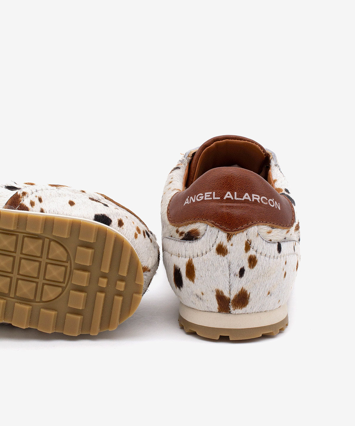 KESIA - Sneakers de mujer cómodos y elegantes de pelo print vaquita – Talla 41 – Ángel Alarcón