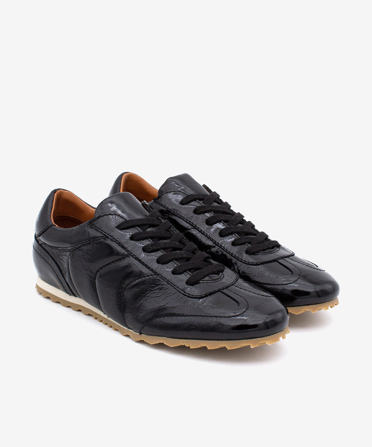KESIA – Sneakers de piel brillante texturizada con suela de goma dentada – negro – Talla 38 – Ángel Alarcón