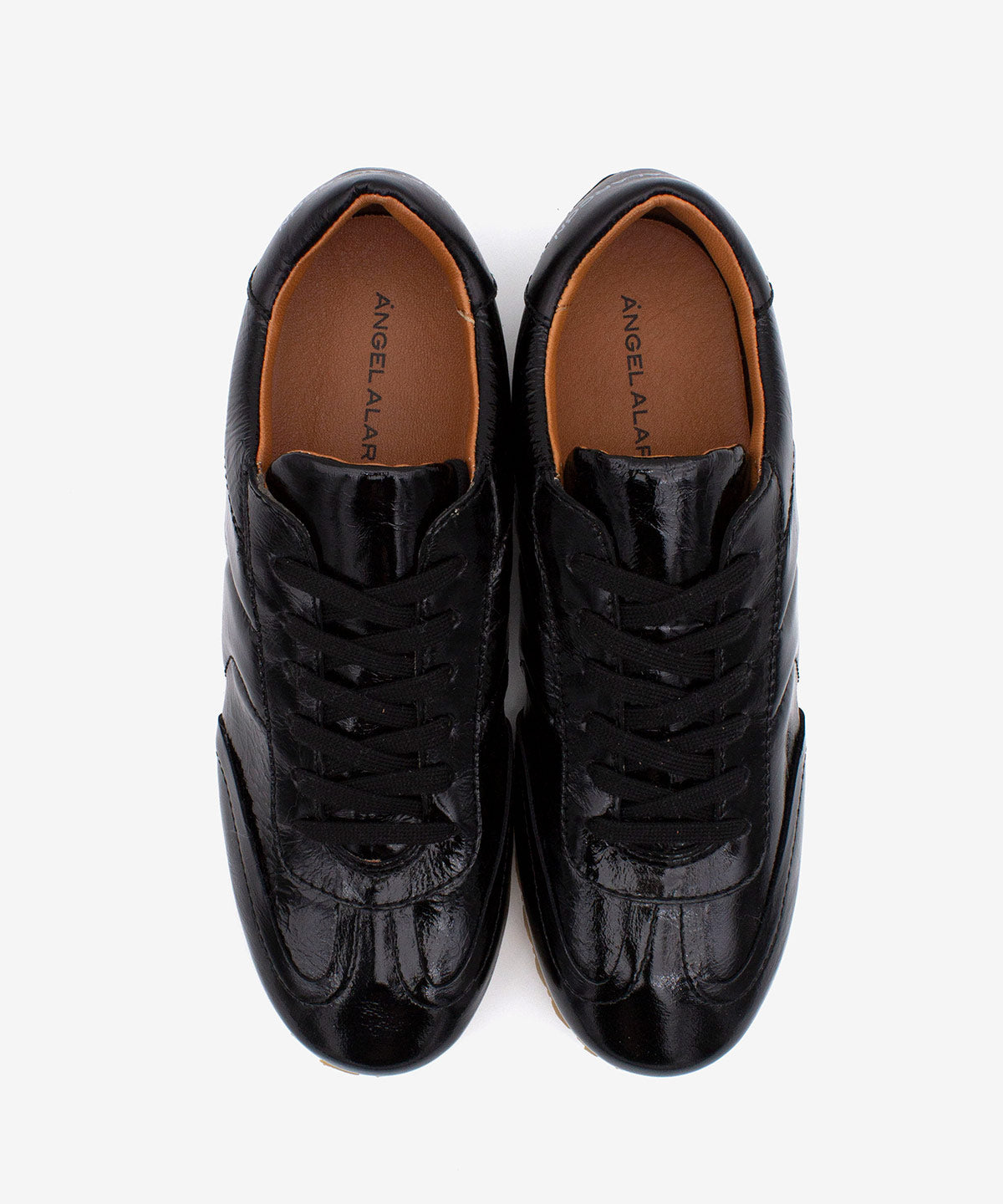KESIA – Sneakers de piel brillante texturizada con suela de goma dentada – negro – Talla 39 – Ángel Alarcón