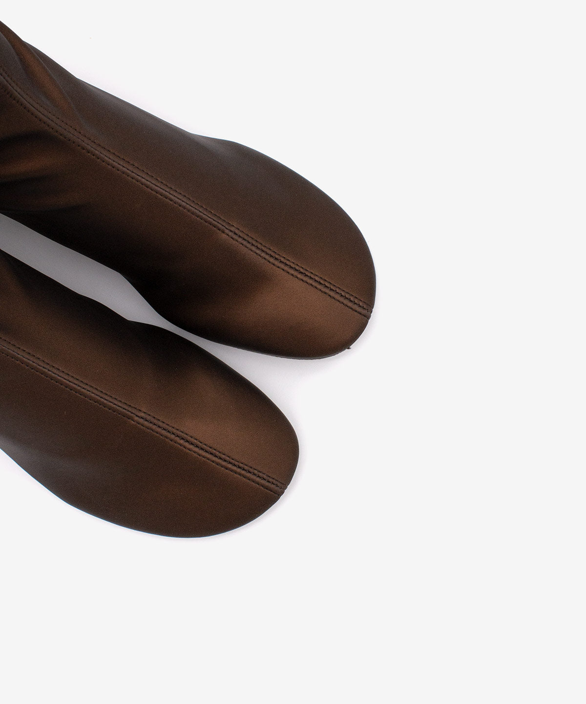 MADEL – Bota de mujer tipo calcetín de caña baja en elástico brillante – Talla 36 – Ángel Alarcón