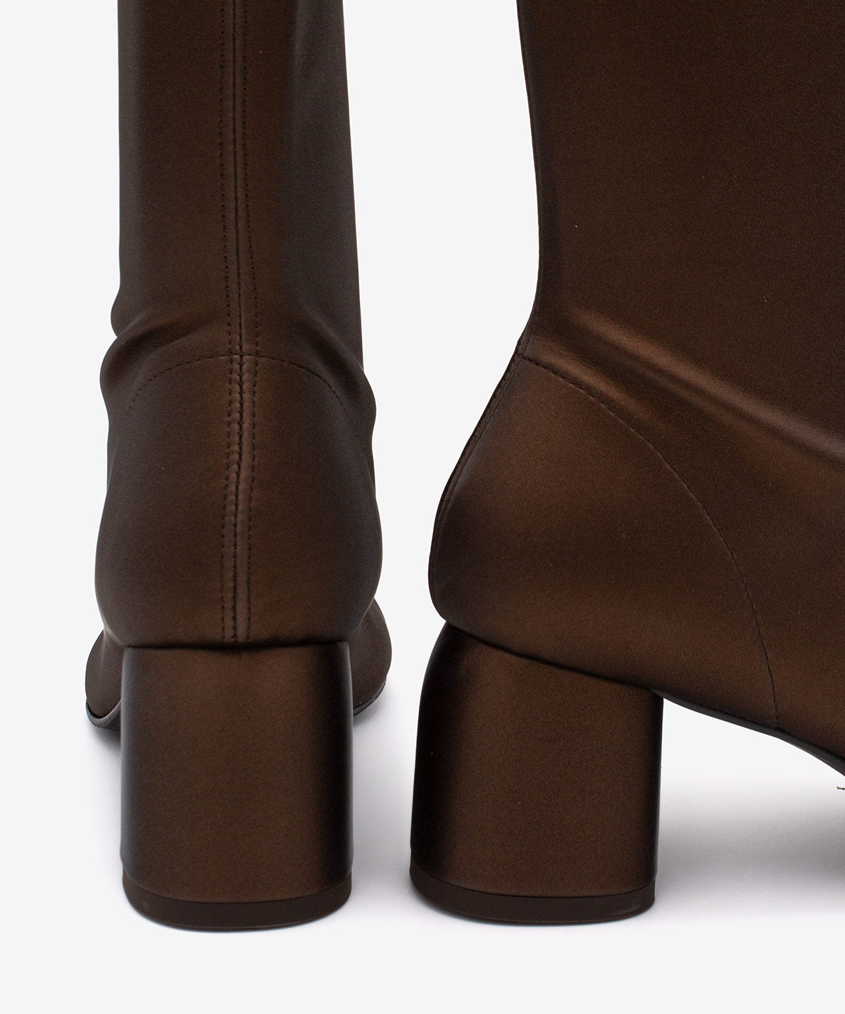 MADEL – Bota de mujer tipo calcetín de caña baja en elástico brillante – Talla 37 – Ángel Alarcón