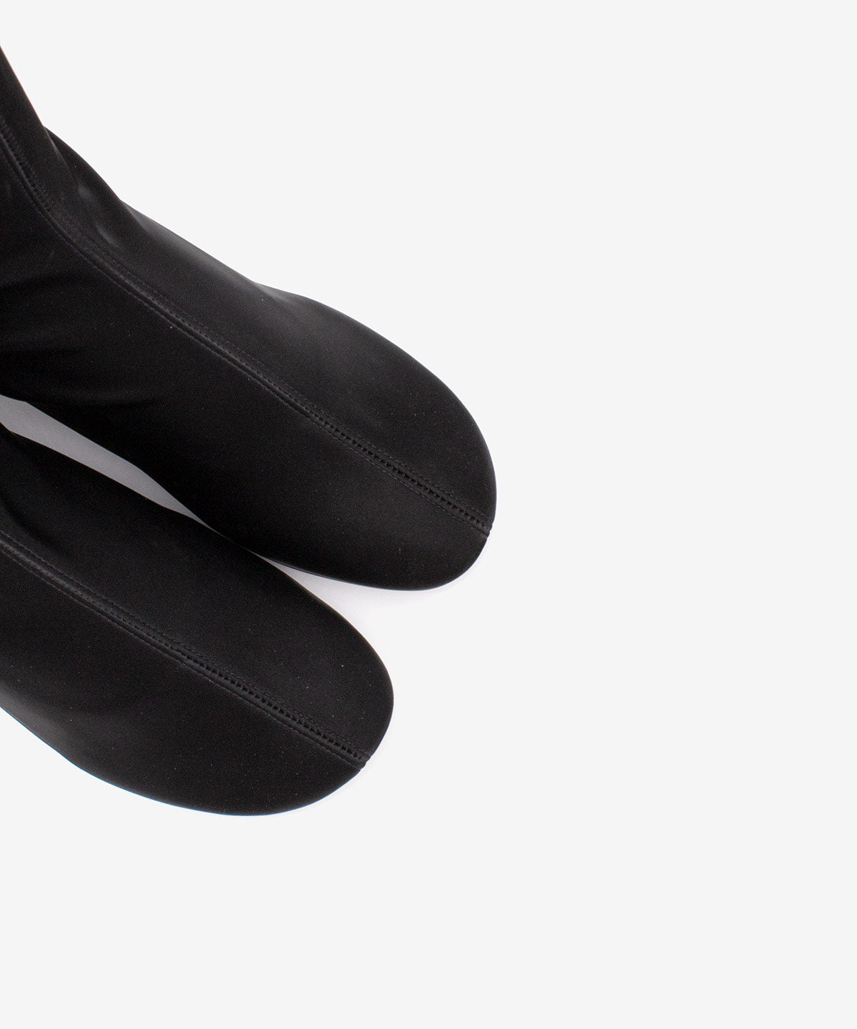 MADEL – Bota de mujer tipo calcetín de caña baja en elástico brillante – negro – Talla 40 – Ángel Alarcón
