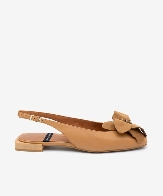 ROSINA – Bailarina destalonada plana con flor de piel de grano suave – marrón – Talla 36 – Ángel Alarcón