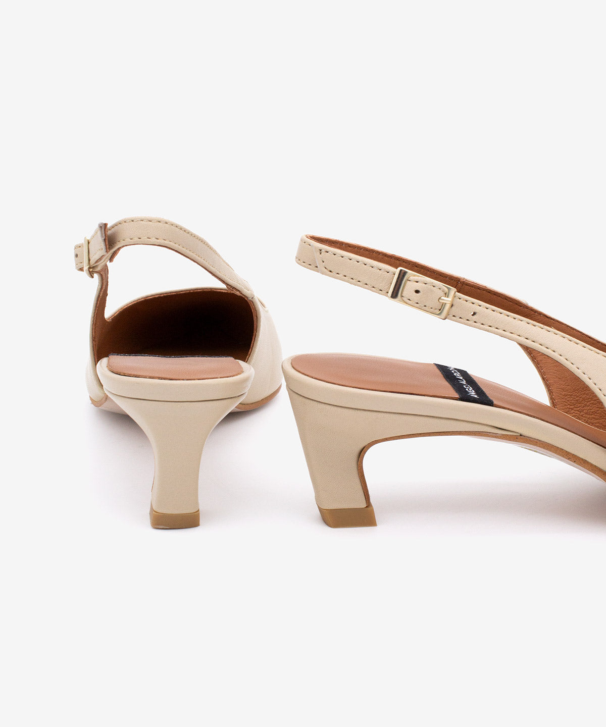 SUZANNE – Salón destalonado con tacón bajo de piel grano suave – blanco – Talla 36 – Ángel Alarcón