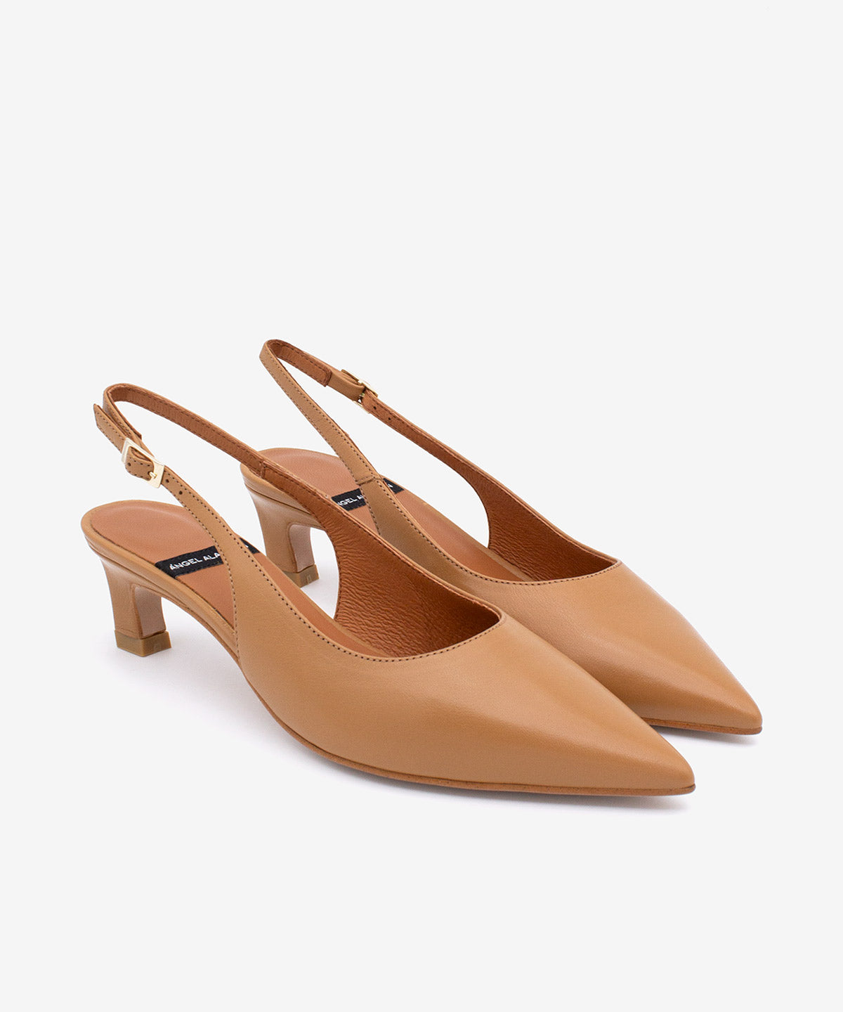 SUZANNE – Salón destalonado con tacón bajo de piel grano suave – blanco – Talla 38 – Ángel Alarcón