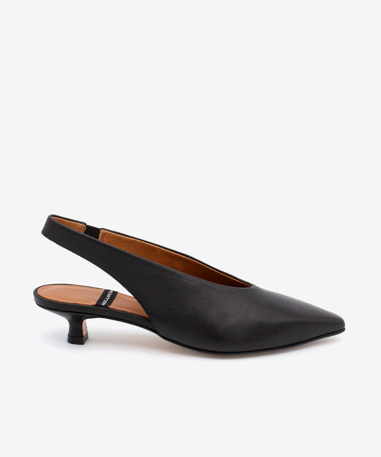 SONIA – Salón destalonado con tacón bajo de piel grano suave – negro – Talla 38 – Ángel Alarcón
