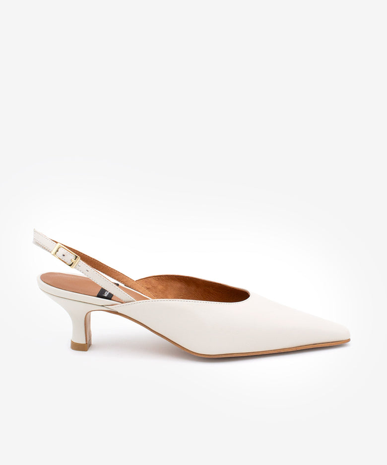 CARLA - Salón destalonado de mujer con tacón bajo de vestir de piel grano suave - Zapatos blancos - Zapatos de mujer Ángel Alarcón - Women Shoes 2026