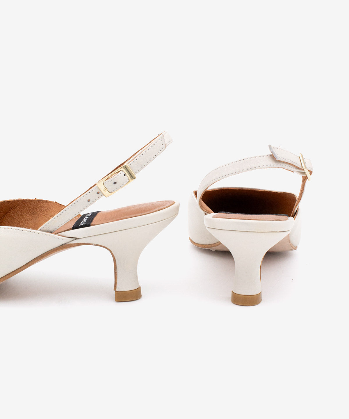 CARLA - Salón destalonado de mujer con tacón bajo de vestir de piel grano suave - Zapatos blancos - Zapatos de mujer Ángel Alarcón - Women Shoes 2026