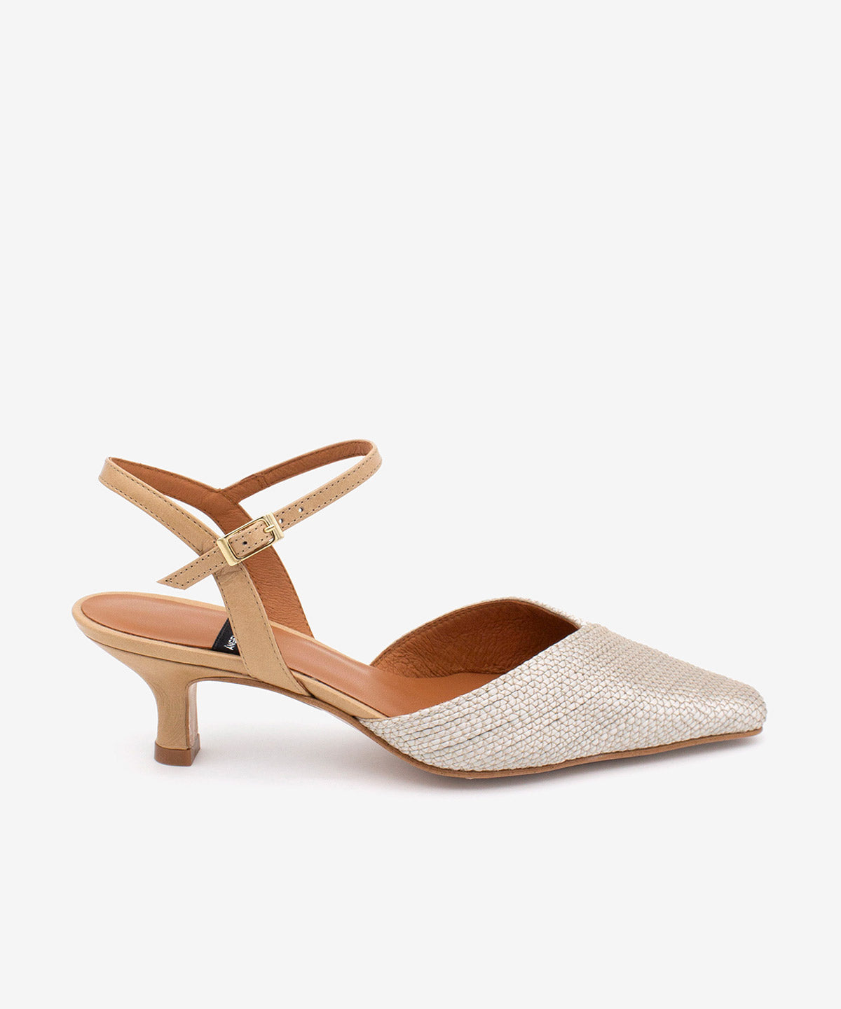 EMILIA – Salón con talón descubierto sujeto al tobillo con tacón bajo – beige – Talla 36 – Ángel Alarcón