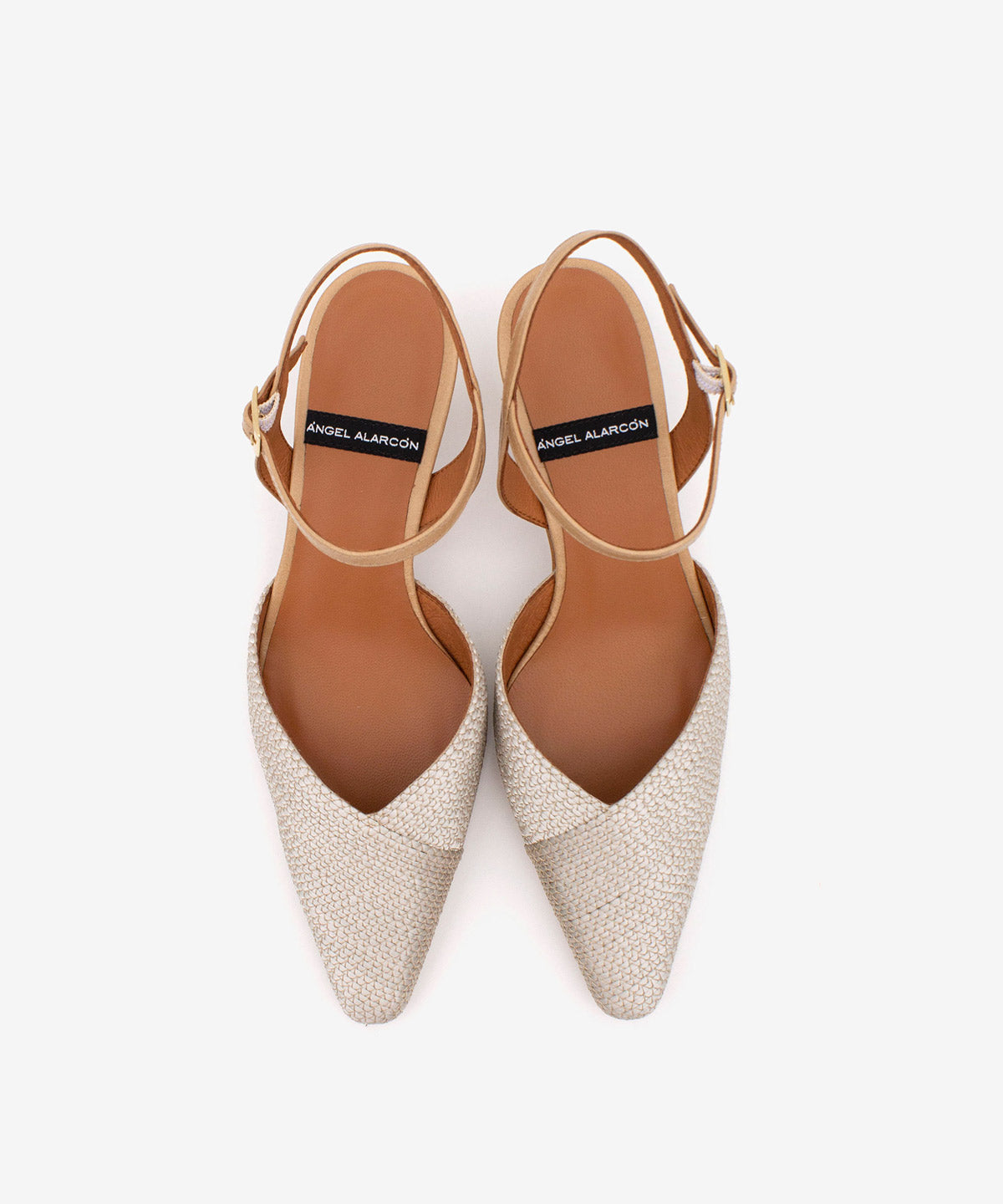 EMILIA – Salón con talón descubierto sujeto al tobillo con tacón bajo – beige – Talla 37 – Ángel Alarcón