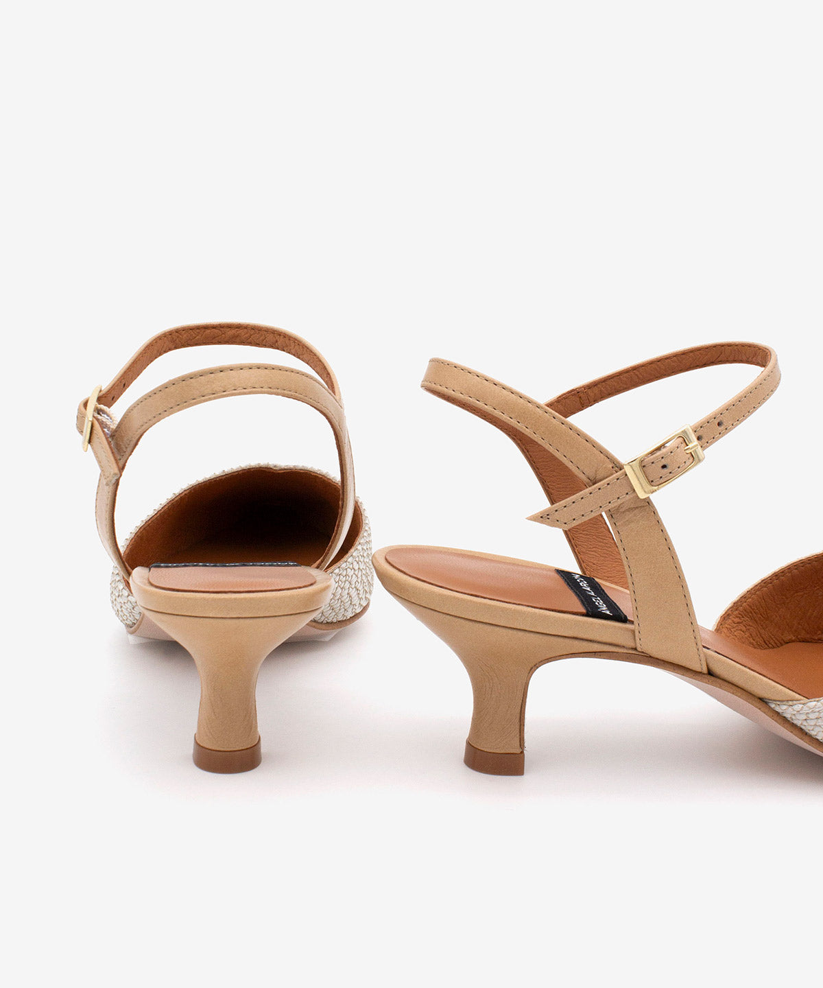 EMILIA – Salón con talón descubierto sujeto al tobillo con tacón bajo – beige – Talla 38 – Ángel Alarcón