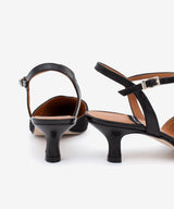 EMILIA – Salón con talón descubierto sujeto al tobillo con tacón bajo – negro – Talla 36 – Ángel Alarcón