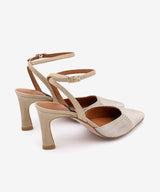 AMALIA – Stiletto destalonado con pulsera y tacón comodo de rafia y piel – oro – Talla 36 – Ángel Alarcón