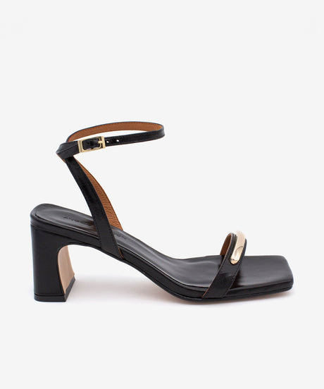 SIBILA – Sandalias de tira con adorno, pulsera y tacón de piel texturizada - Zapatos Negros - Zapatos de mujer Ángel Alarcón - Women Shoes 1970