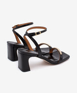 SIBILA – Sandalias de tira con adorno, pulsera y tacón de piel texturizada - Zapatos Negros - Zapatos de mujer Ángel Alarcón - Women Shoes 1970