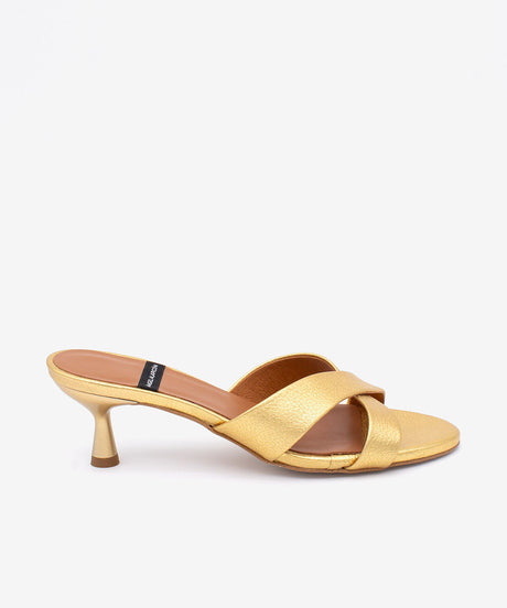 ELODIA – Mules de tacón fino cómodo con pala cruzada de piel metalizada – oro – Talla 37 – Ángel Alarcón