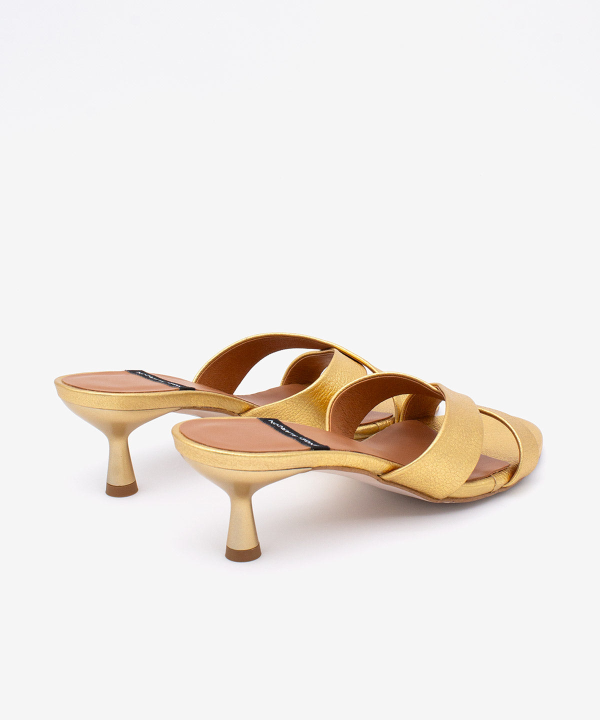 ELODIA – Mules de tacón fino cómodo con pala cruzada de piel metalizada – oro – Talla 38 – Ángel Alarcón