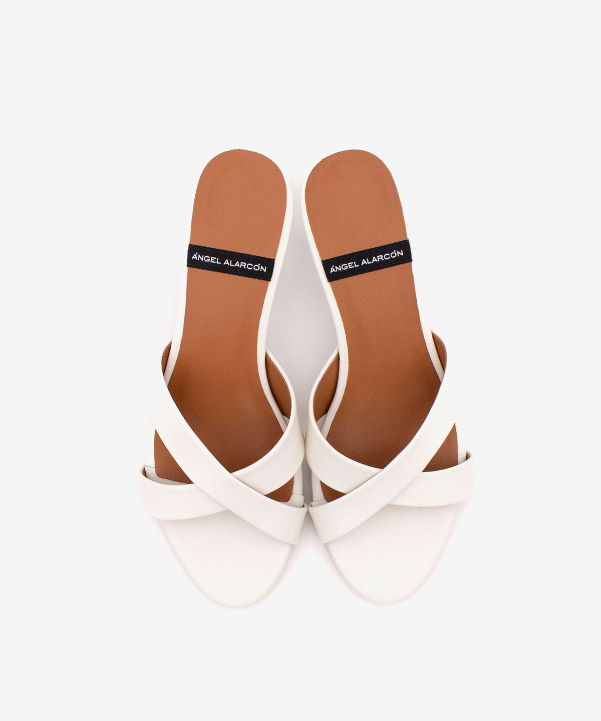 ELODIA – Mules de tacón fino cómodo con pala cruzada de piel suave – blanco – Talla 38 – Ángel Alarcón