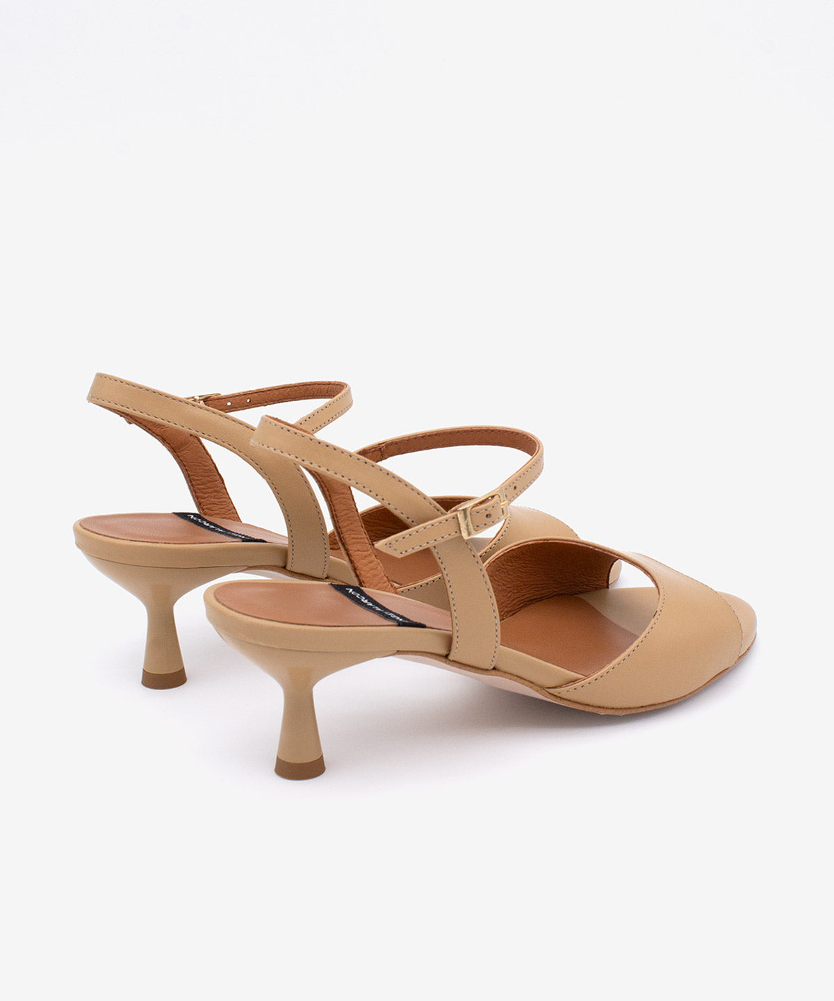 ELVIRA – Sandalia de tacón fino medio con pulsera al tobillo de piel suave – beige – Talla 35 – Ángel Alarcón