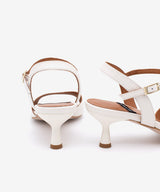 ELVIRA – Sandalia de tacón fino medio con pulsera al tobillo de piel suave – blanco – Talla 38 – Ángel Alarcón