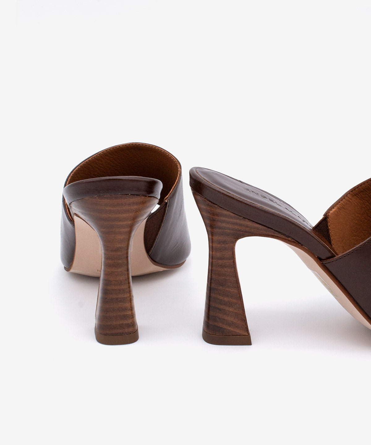 ALMAU – Mules de vestir elegantes con tacón alto efecto madera de piel texturizada – marrón – Talla 39 – Ángel Alarcón