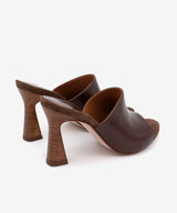 ALMAU – Mules de vestir elegantes con tacón alto de piel texturizada – marrón – Talla 39 – Ángel Alarcón