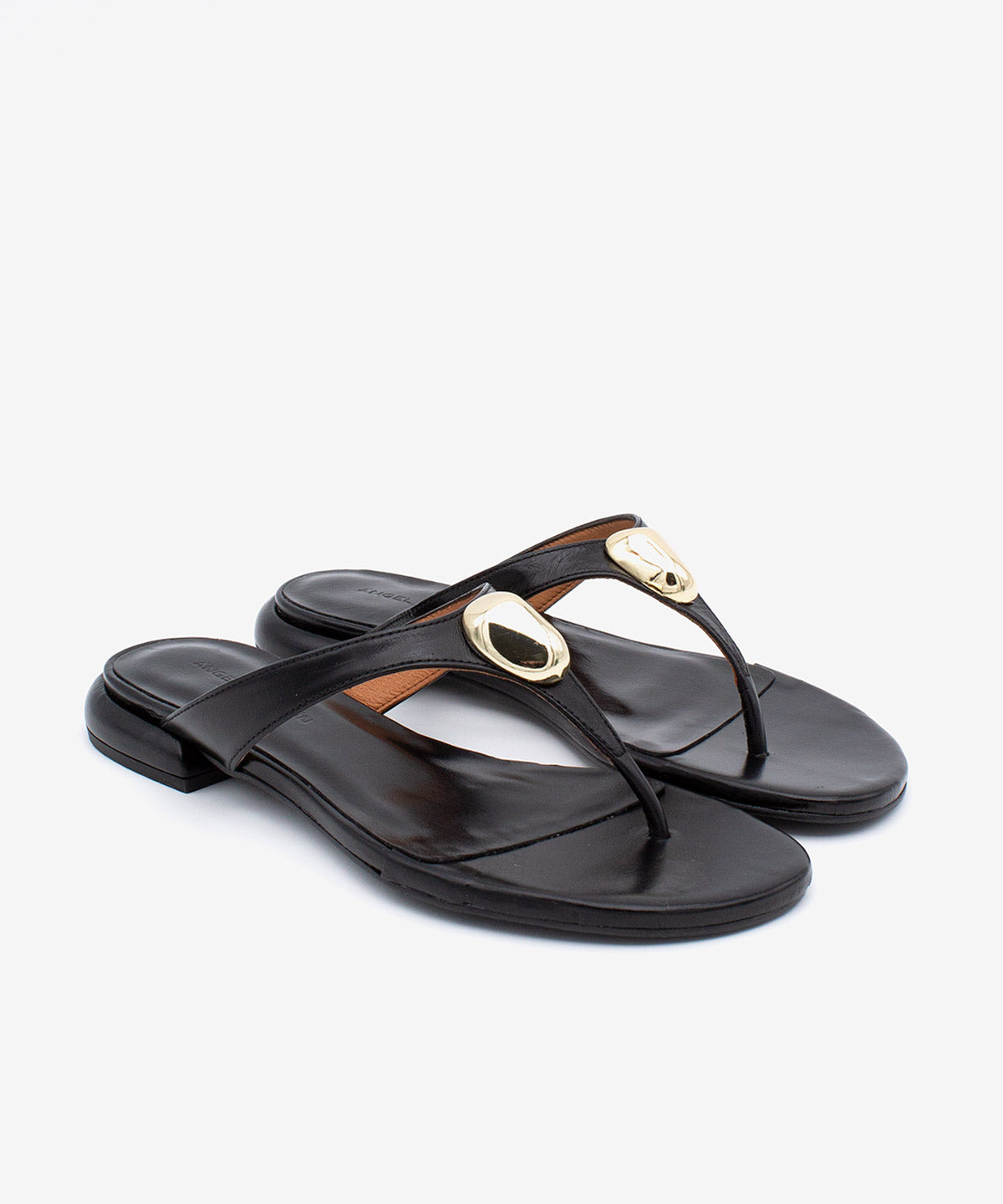 CLAUDIA – Sandalia de dedo con adorno metálico de piel texturizada – negro – Talla 37 – Ángel Alarcón