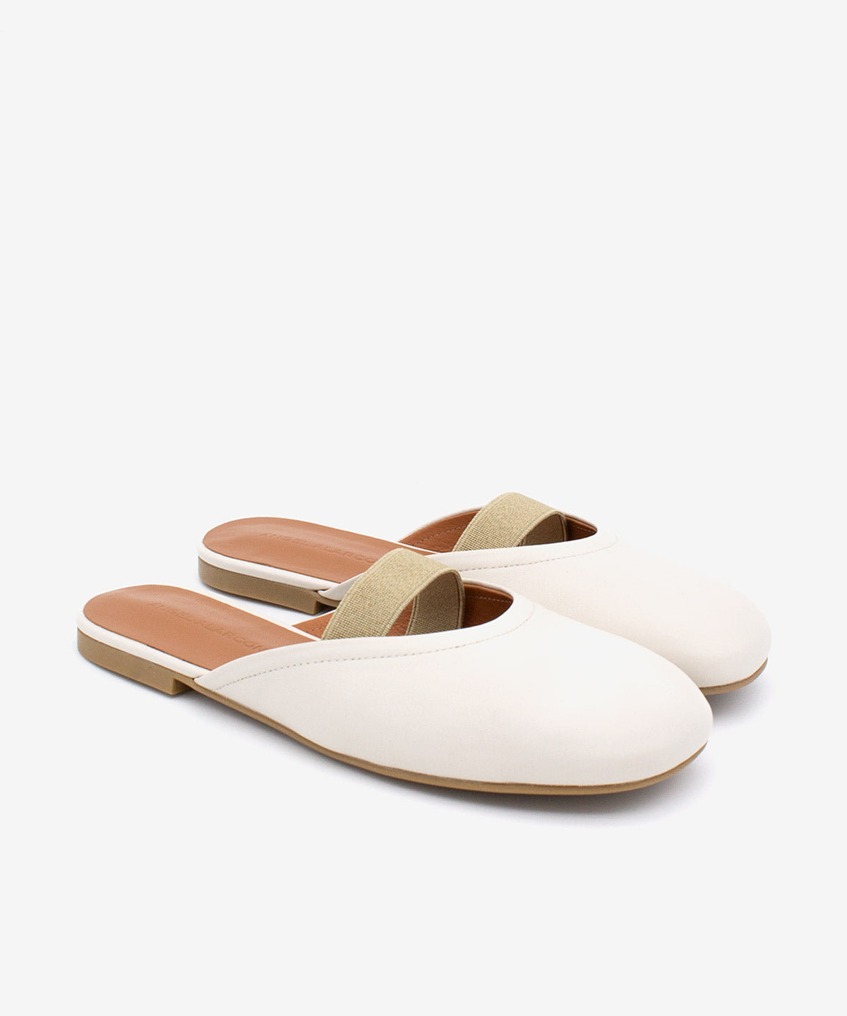 DELIA – Zueco plano destalonado de mujer con cierre elástico de piel suave - Zapatos verde claro - Zapatos de mujer Ángel Alarcón - Women Shoes 2026