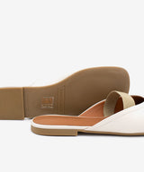 DELIA – Zueco plano destalonado de mujer con cierre elástico de piel suave - Zapatos verde claro - Zapatos de mujer Ángel Alarcón - Women Shoes 2026