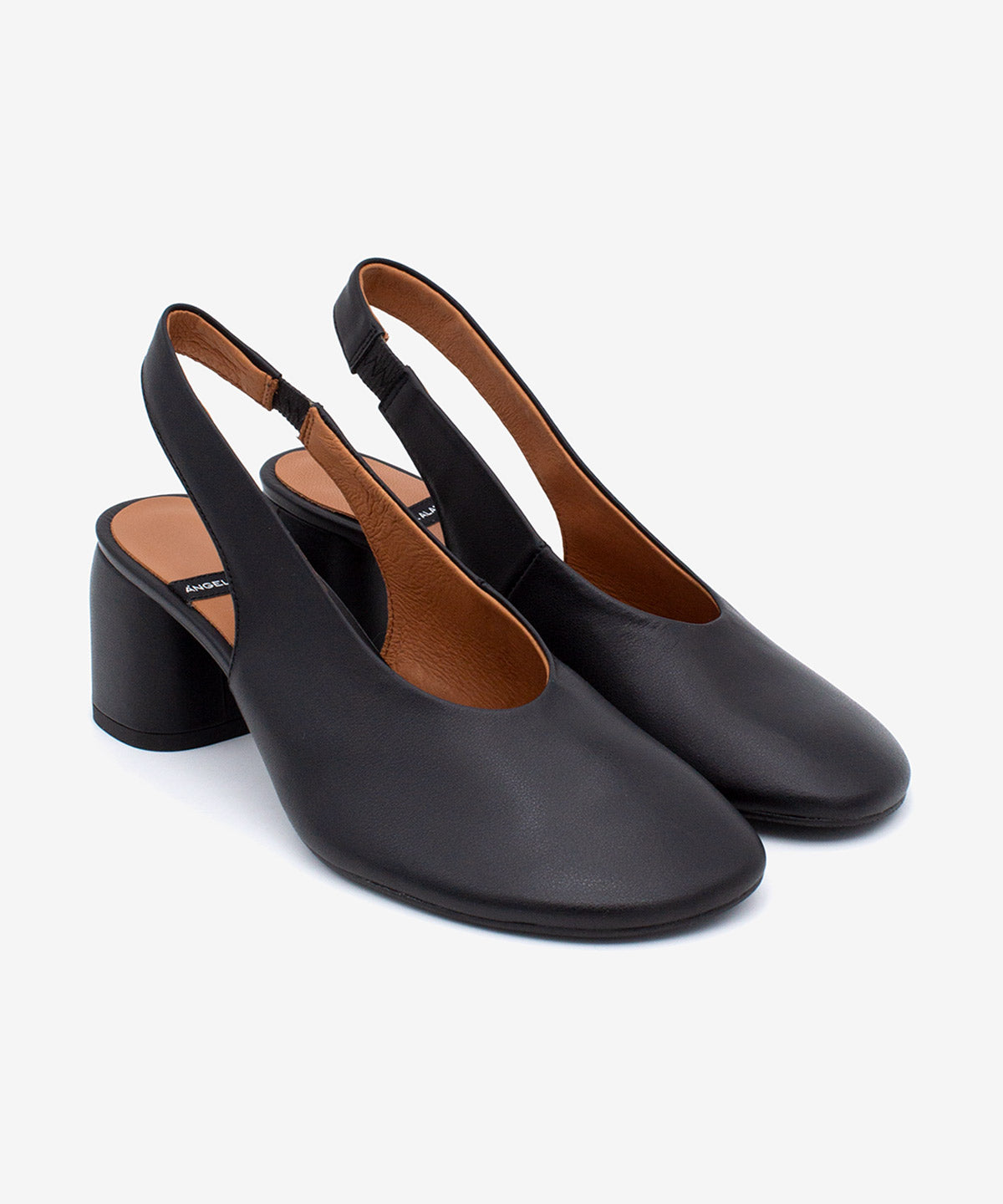 BEIRA – Salón destalonado con tacón ancho de piel suave – negro – Talla 36 – Ángel Alarcón