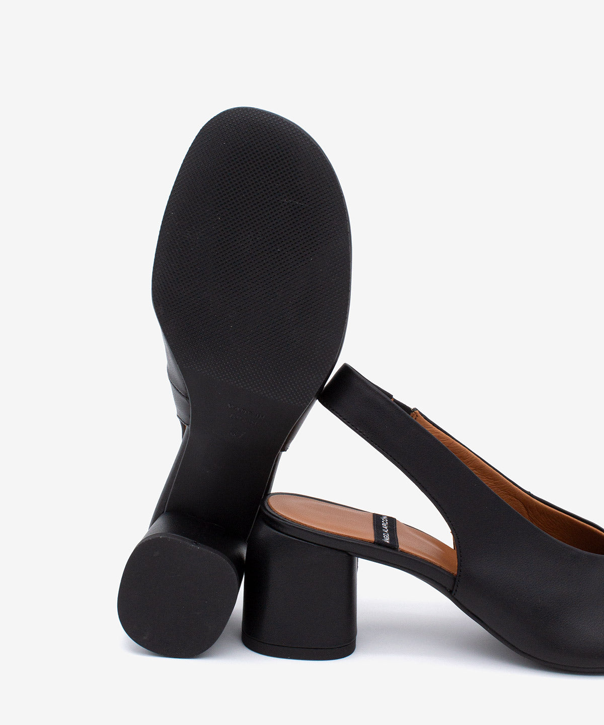 BEIRA – Salón destalonado con tacón ancho de piel suave – negro – Talla 40 – Ángel Alarcón