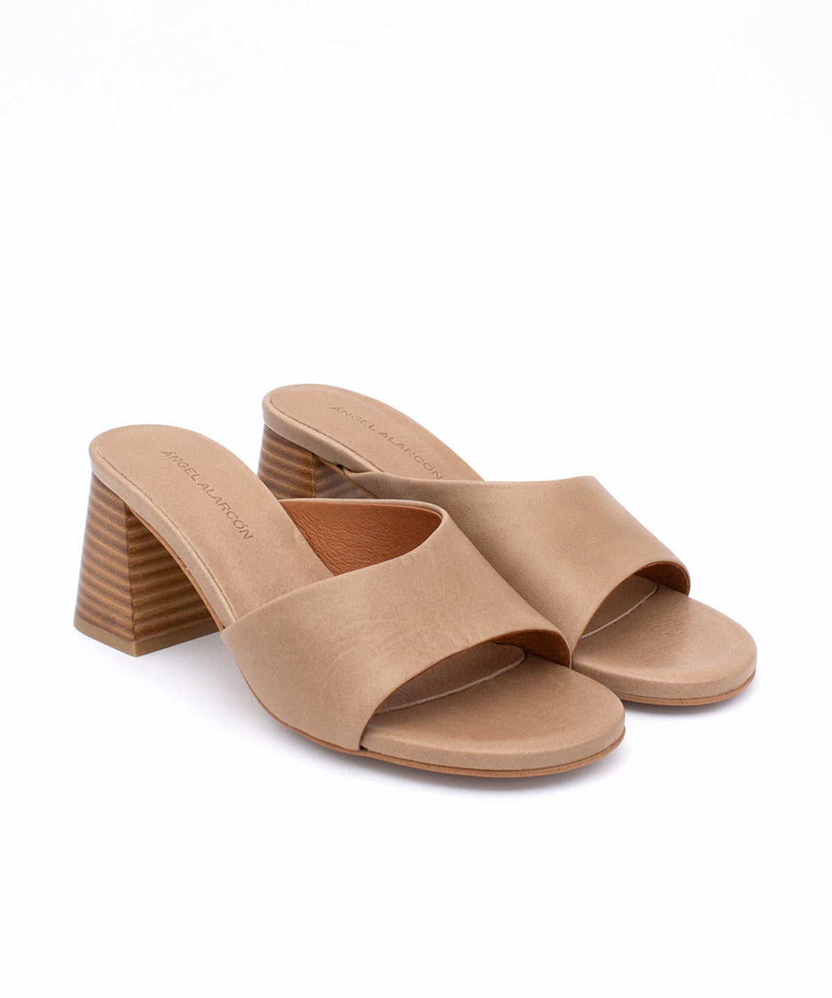 PATRIZIA – Mule de piel natura con tacón alto ancho efecto madera – taupe – Talla 35 – Ángel Alarcón