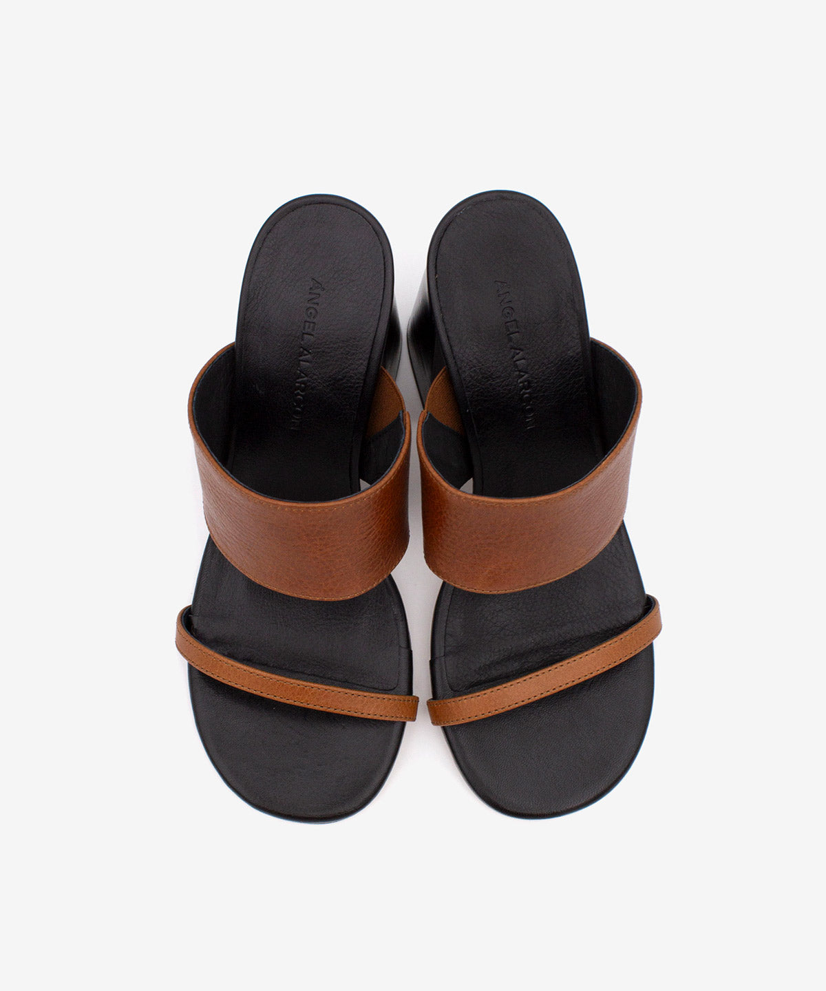 MARTA - Sandalia mule de dos tiras con tacón de diseño en piel natural - Zapatos marrones - Zapatos de mujer Ángel Alarcón - Women Shoes 2026