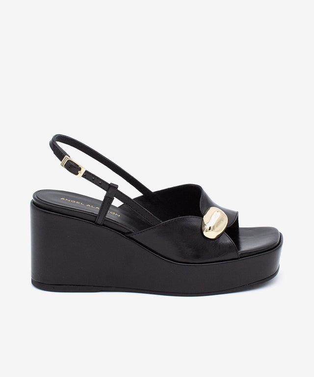 FIORELLA – Sandalia con plataforma de cuña de piel con adorno metálico – negro – Talla 37 – Ángel Alarcón