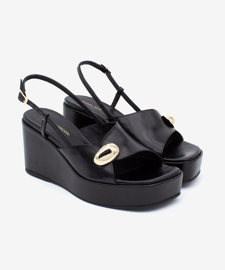 FIORELLA – Sandalia con plataforma de cuña de piel con adorno metálico – negro – Talla 37 – Ángel Alarcón