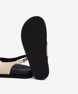 TERESA – Sandalia de dedo plana con suela EVA - Zapatos color cuero - Zapatos de mujer Ángel Alarcón - Women Shoes 2026
