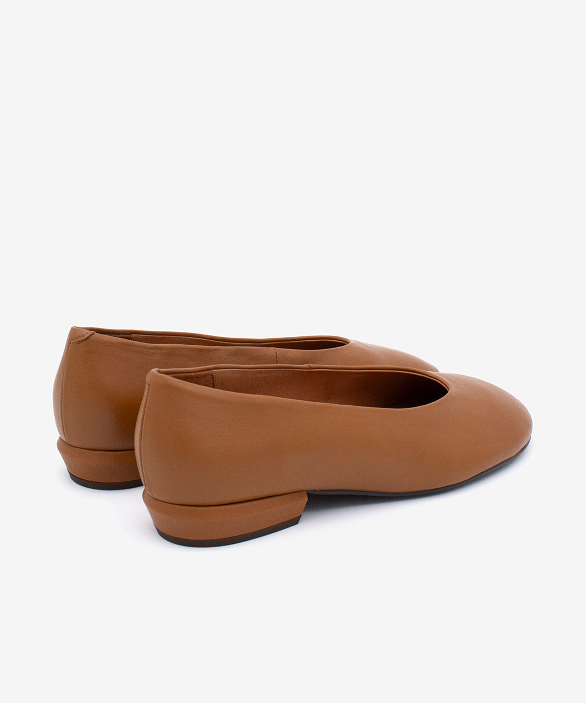 MOORE – Bailarina tipo Dolly con tacón bajo de piel – marrón – Talla 37 – Ángel Alarcón