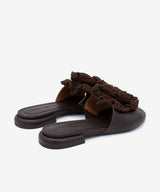 GIOVANNA – Mules de tacón plano con adorno de flor de crochet, sandalia en piel grano suave – marrón oscuro – Talla 35 – Ángel Alarcón