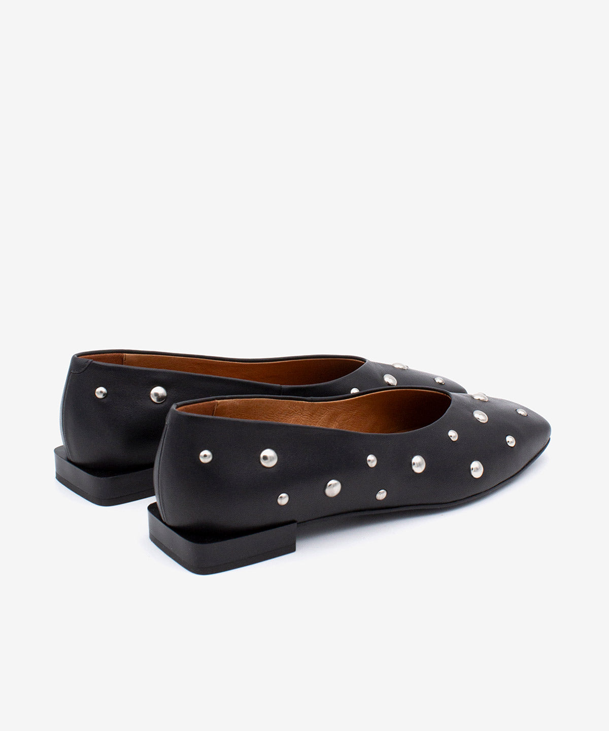 EMERY - Bailarina con tachas plateadas y puntera cuadrada de piel suave - Zapatos Negros - Zapatos de mujer Ángel Alarcón - Women Shoes 2026